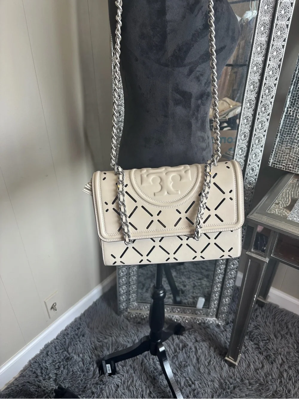 🌟Tory Burch Fleming White Perforated Leather Shoulder Bag with Chain Straps